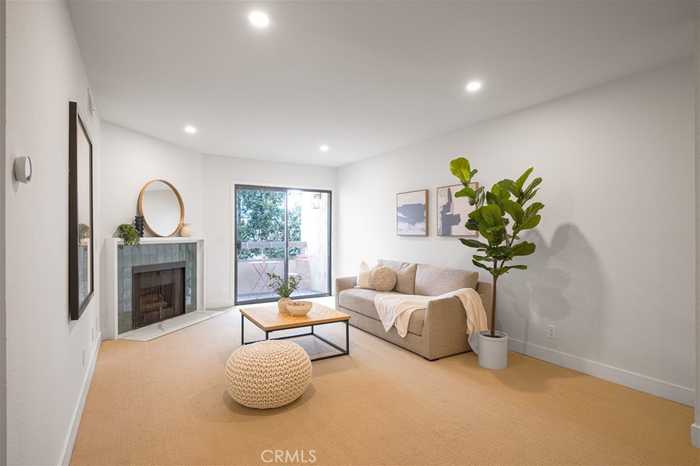 photo 1: 460 Oak Street Unit 311, Glendale CA 91204