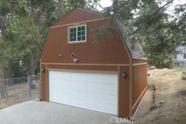 photo 3: 368 Hartman Circle, Cedarpines Park CA 92322