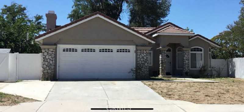 photo 1: 28225 Kane Court, Highland CA 92346