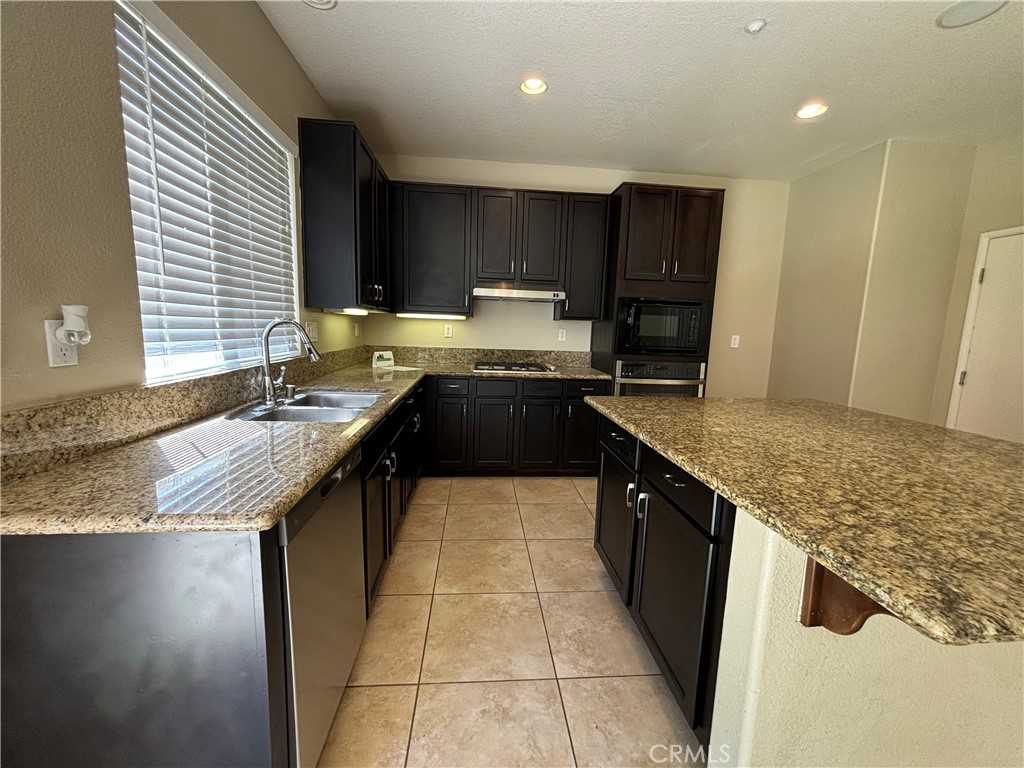 photo 3: 13048 Angeles Trail Way, Sylmar CA 91342