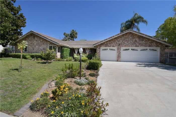 photo 1: 1583 Crestview Road, Redlands CA 92374