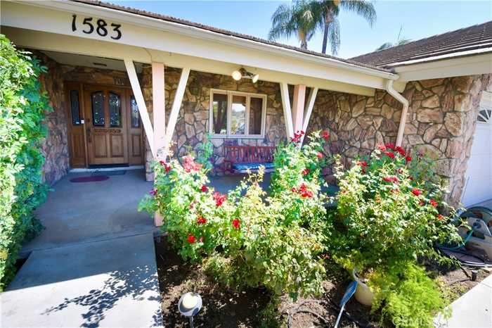 photo 2: 1583 Crestview Road, Redlands CA 92374