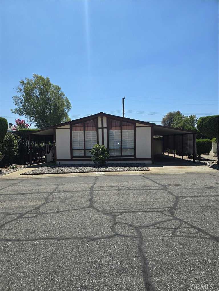 photo 1: 1400 13th Unit 147, Upland CA 91786