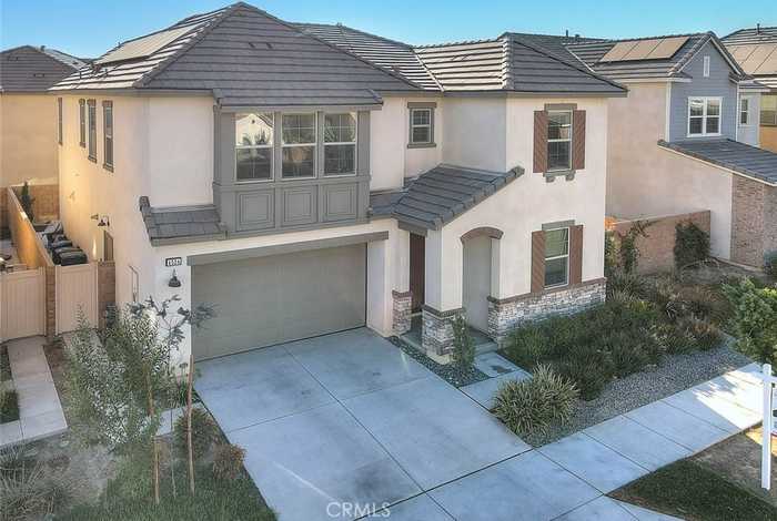 photo 2: 4524 S Anniston Avenue, Ontario CA 91761