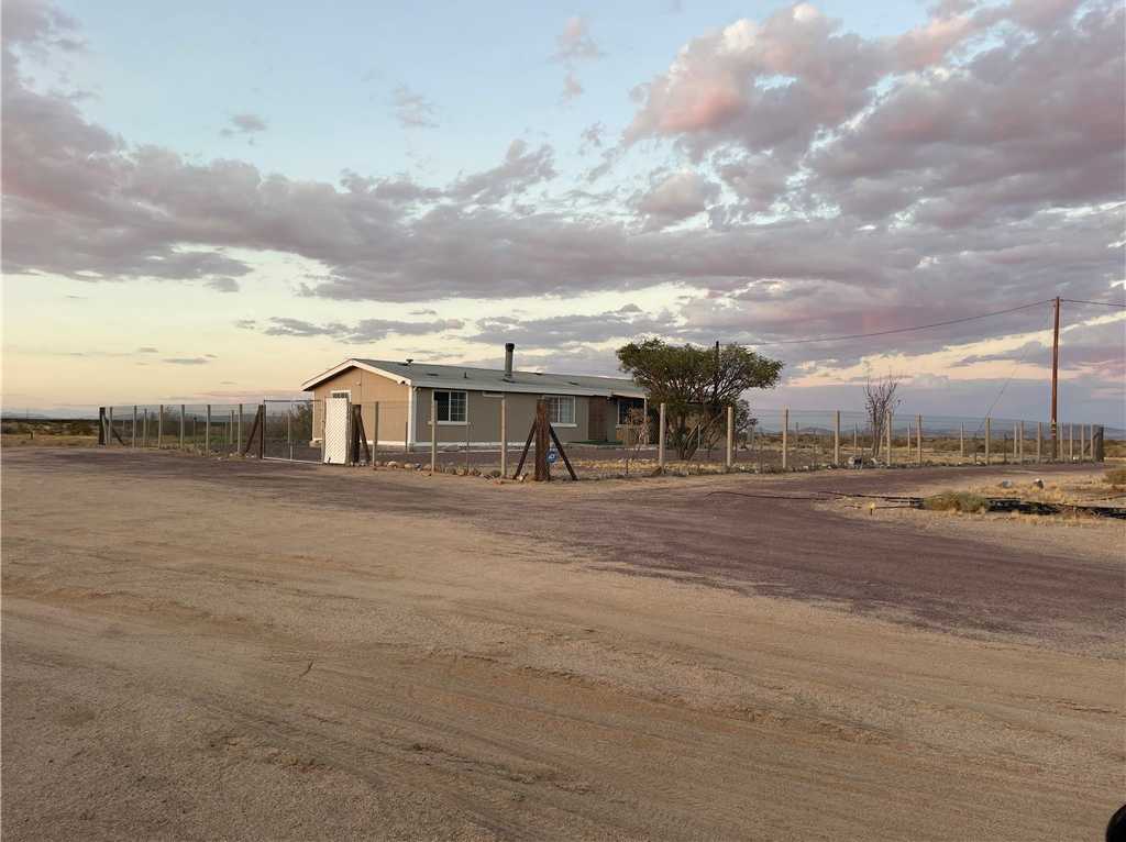 photo 3: 41250 Chloride Road, Newberry Springs CA 92365