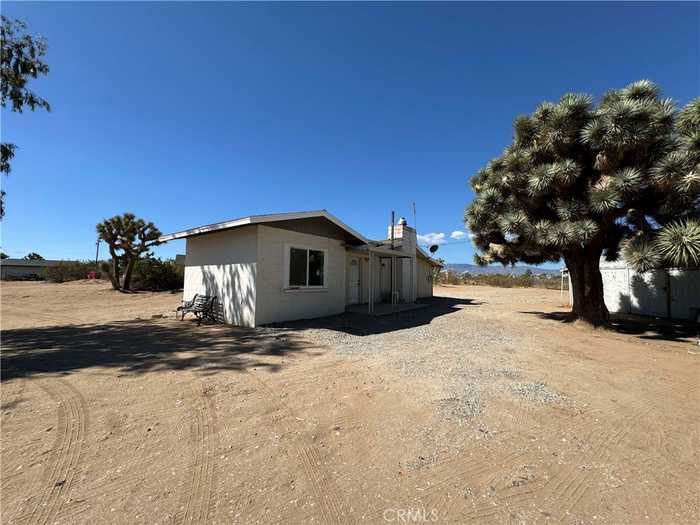 photo 2: 11720 Alta Mesa Road, Victorville CA 92392