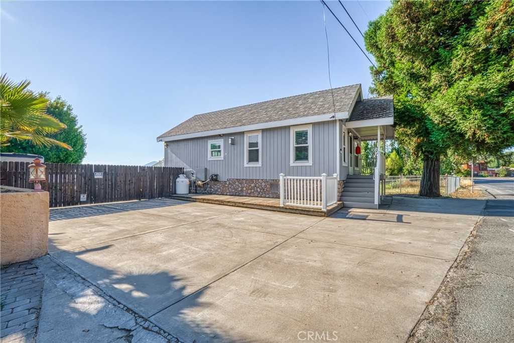 photo 2: 2626 Lakeshore Boulevard, Lakeport CA 95453