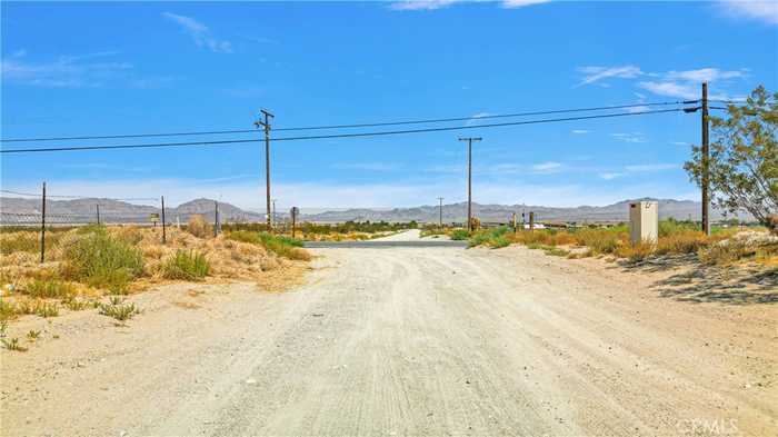 photo 22: 33633 Old Woman Spring Rd, Lucerne Valley CA 92356