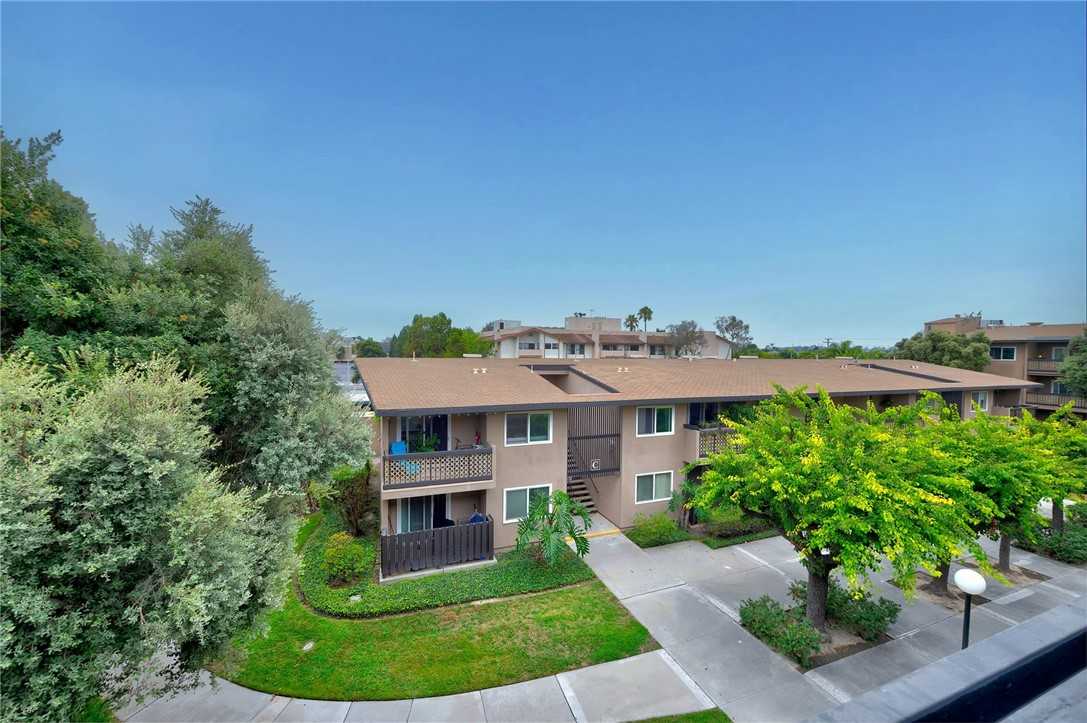 photo 2: 12200 Montecito Road, Seal Beach CA 90740