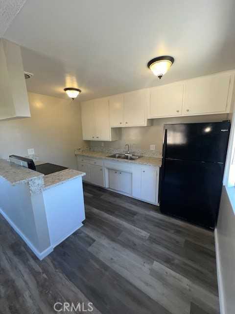 photo 2: 1004 E 5th Street, Long Beach CA 90802