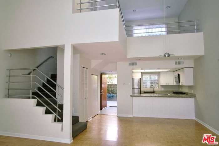 photo 2: 1541 Centinela Avenue Unit 105, Santa Monica CA 90404