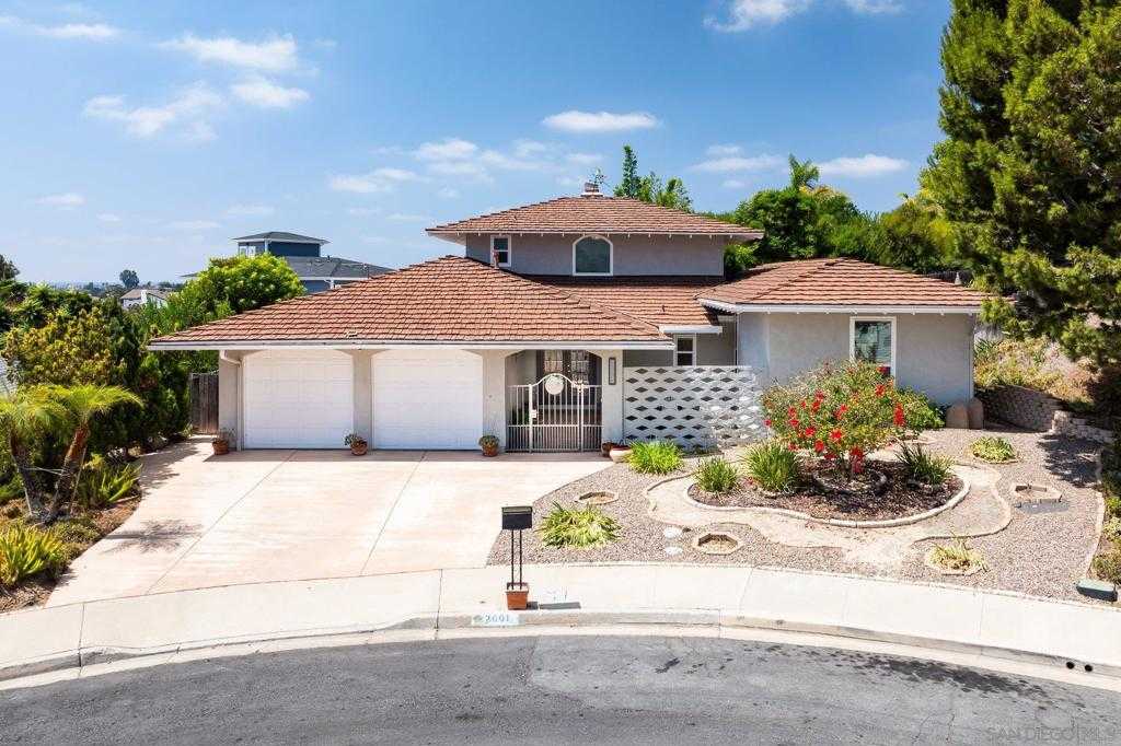 photo 1: 2001 Elevada St, Oceanside CA 92054