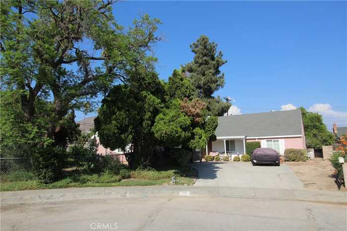 photo 1: 6061 Mirada Court, Highland CA 92346