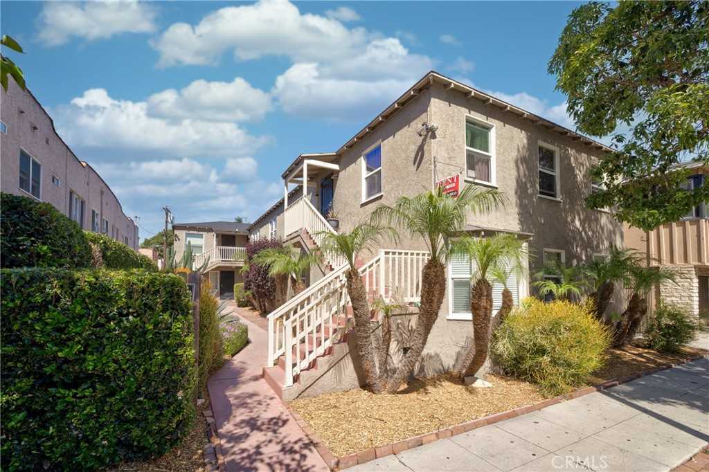 photo 1: 2011 Cedar Avenue, Long Beach CA 90806