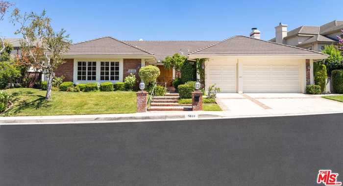 photo 2: 6028 Little Oak Lane, Woodland Hills CA 91367