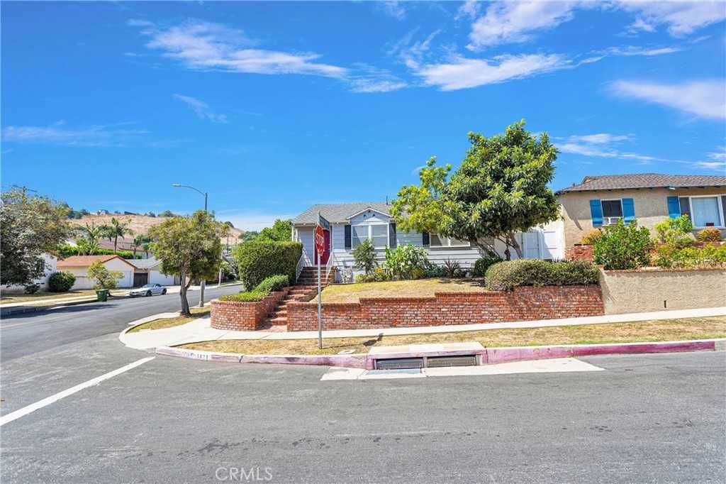 photo 2: 1121 S Wycliff Avenue, San Pedro CA 90732