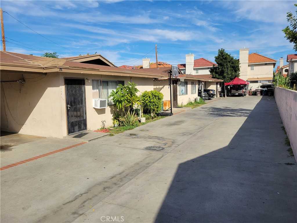 photo 2: 14309 Beckner Street, La Puente CA 91744