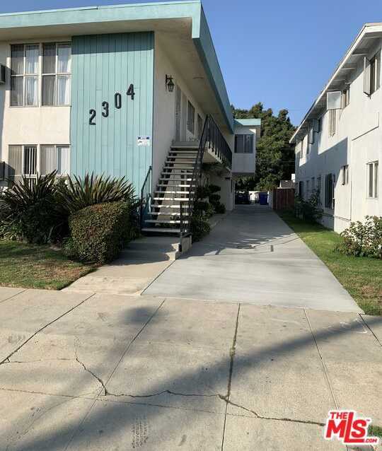 photo 3: 2304 S Carmelina Avenue, Los Angeles CA 90064