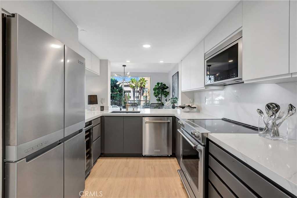 photo 2: 850 E Ocean Boulevard Unit 301, Long Beach CA 90802