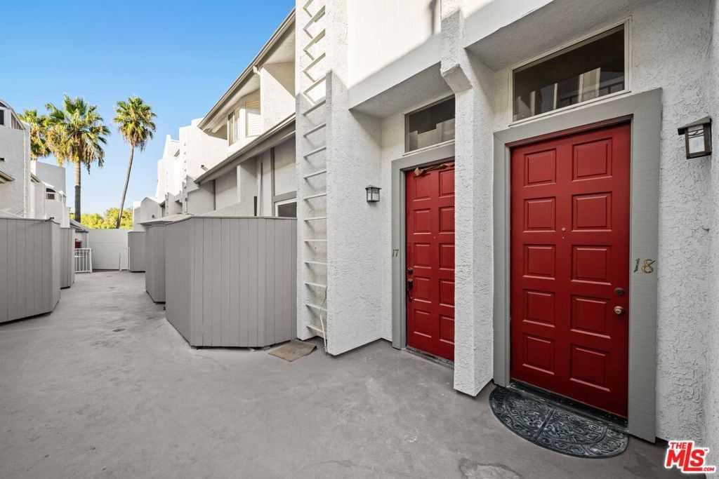 photo 3: 10911 Bluffside Drive Unit 18, Studio City CA 91604