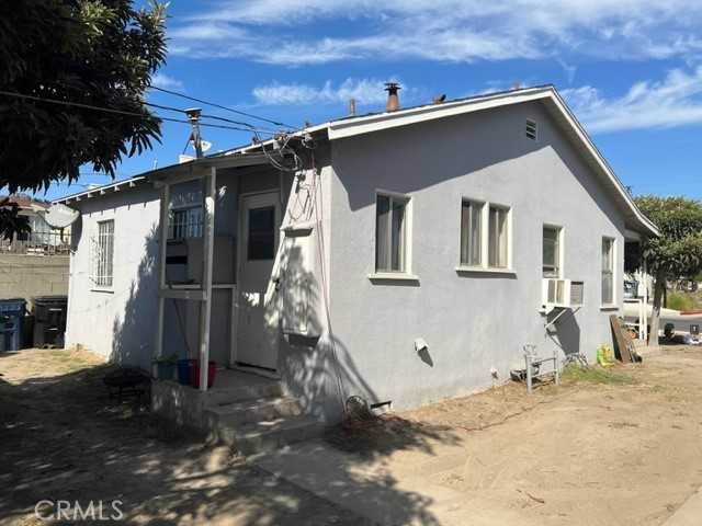 photo 3: 5010 E 59th Place, Maywood CA 90270