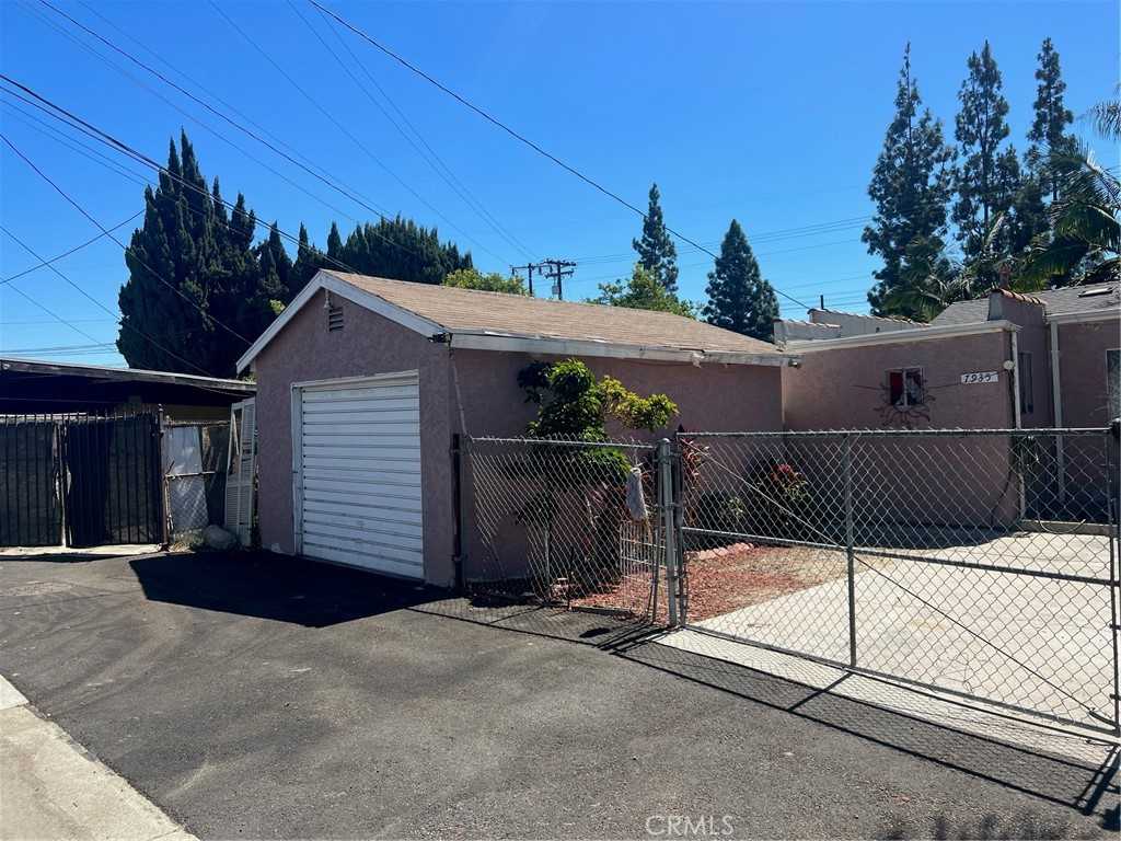 photo 2: 7933 Garfield Avenue, Bell Gardens CA 90201