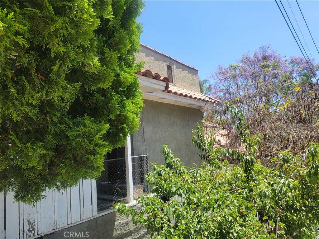 photo 1: 4727 College View Avenue, Los Angeles CA 90041