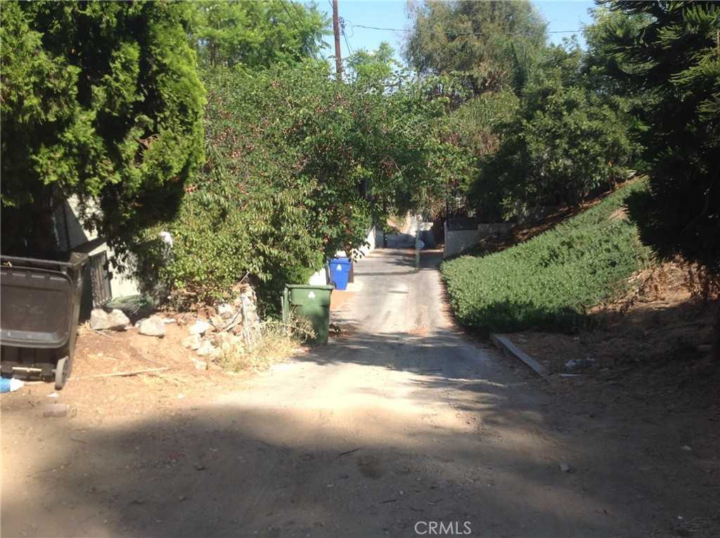 photo 2: 4727 College View Avenue, Los Angeles CA 90041