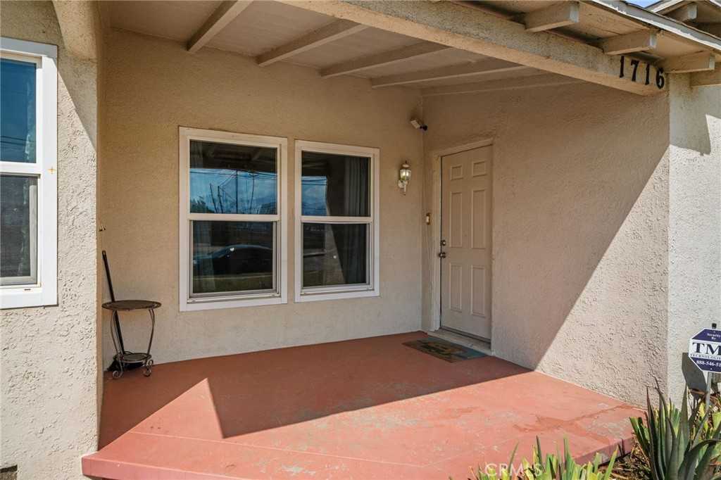 photo 2: 1716 N G Street, San Bernardino CA 92405