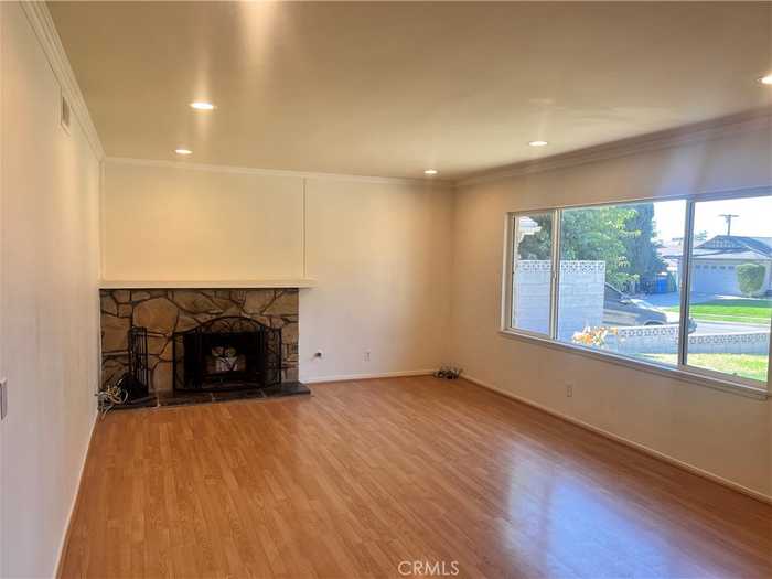 photo 2: 11662 Kismet Avenue, Sylmar CA 91342