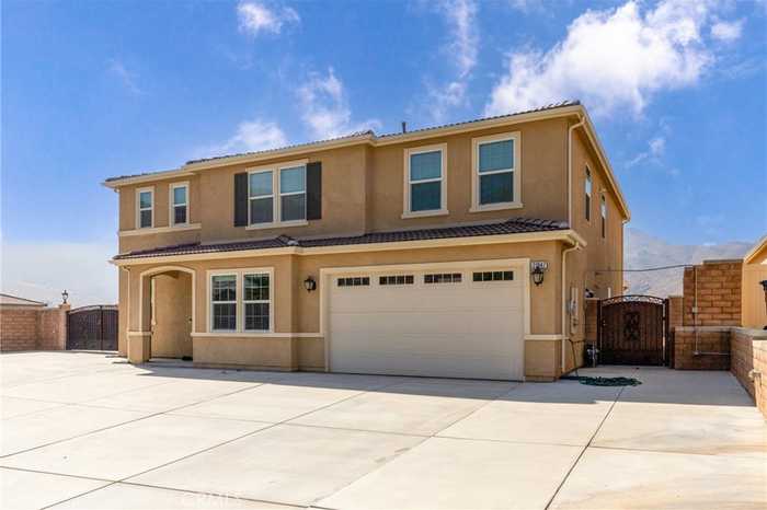 photo 1: 21047 Iron Rail Drive, Riverside CA 92507