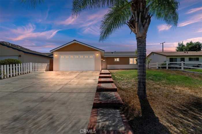 photo 1: 880 La Quinta Way, Norco CA 92860