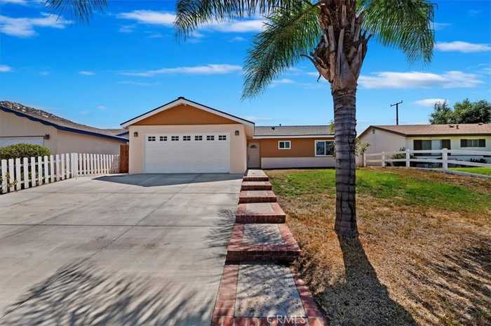 photo 2: 880 La Quinta Way, Norco CA 92860