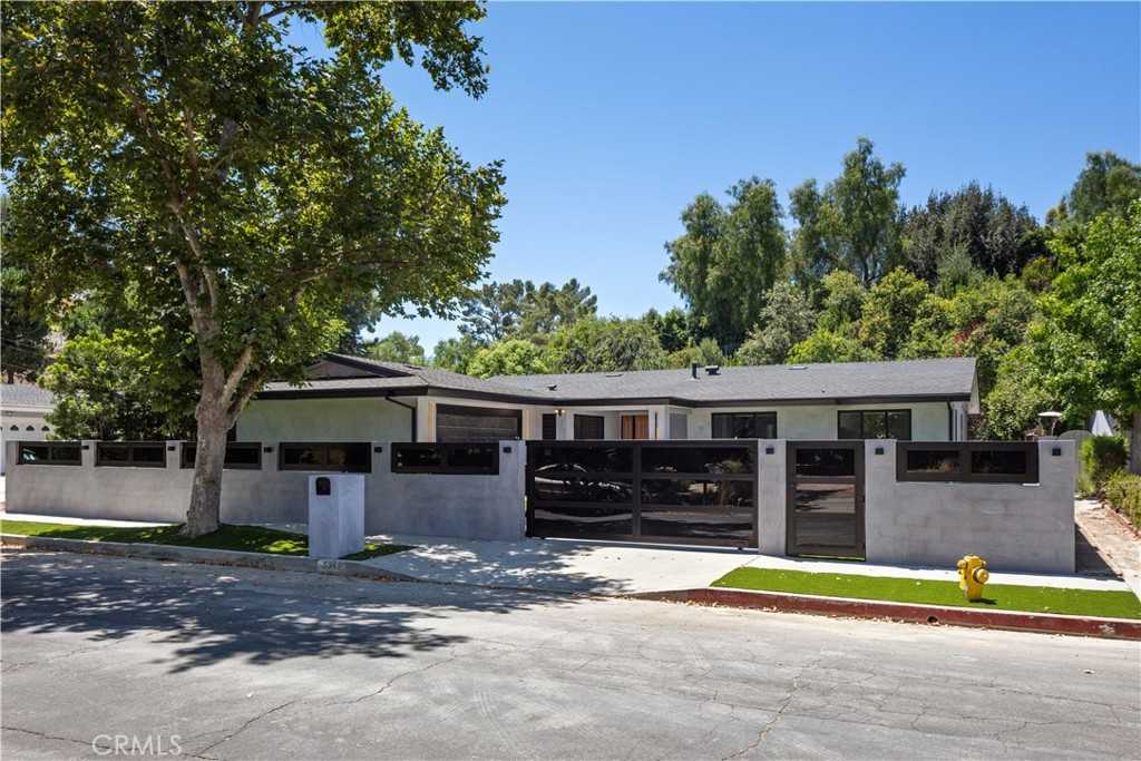 photo 3: 5349 Ellenvale Avenue, Woodland Hills CA 91367