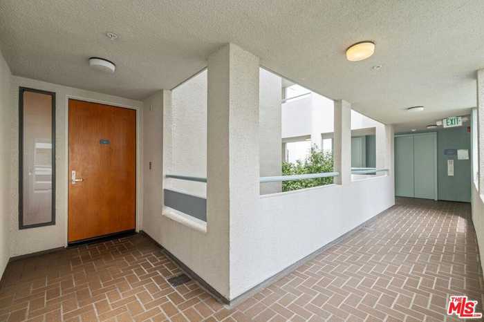 photo 2: 122 Ocean Park Boulevard Unit 411, Santa Monica CA 90405