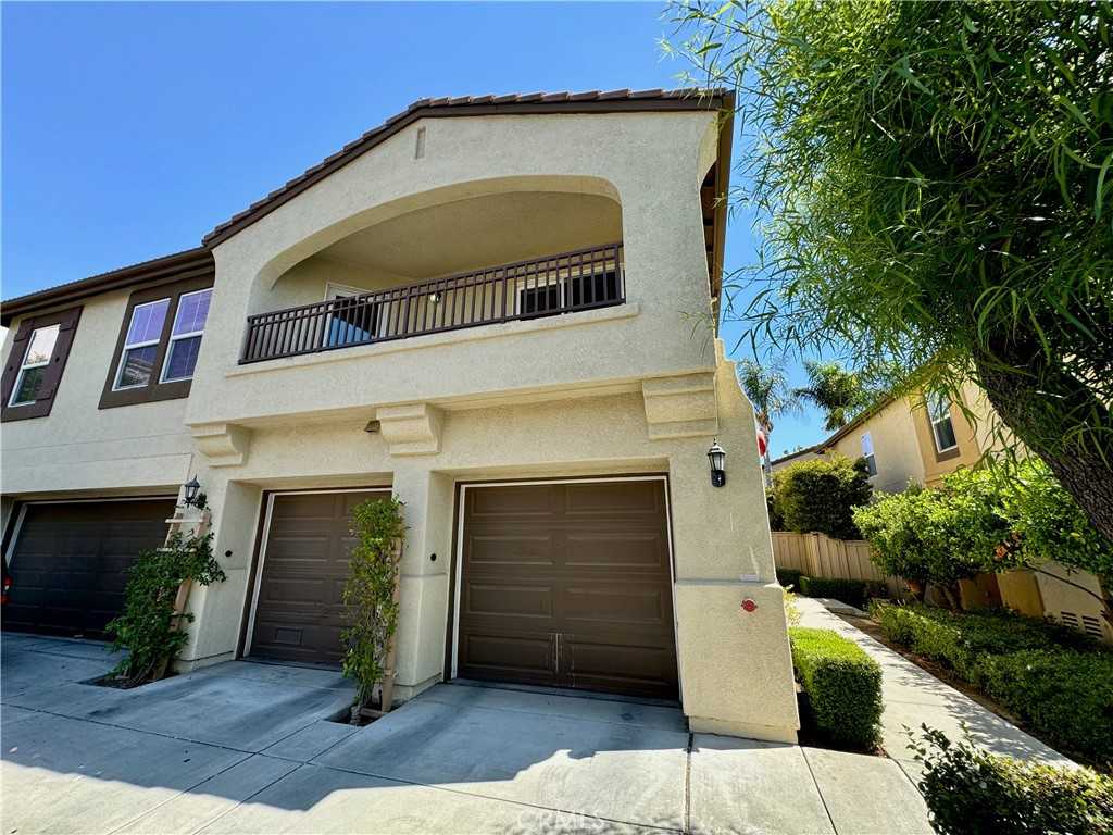 photo 1: 41657 Woodridge Avenue Unit 2, Murrieta CA 92562