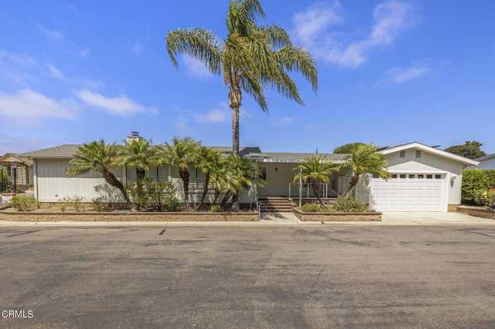 photo 1: 102 Poinsettia Gardens Drive Unit 102, Ventura CA 93004