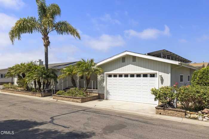 photo 2: 102 Poinsettia Gardens Drive Unit 102, Ventura CA 93004