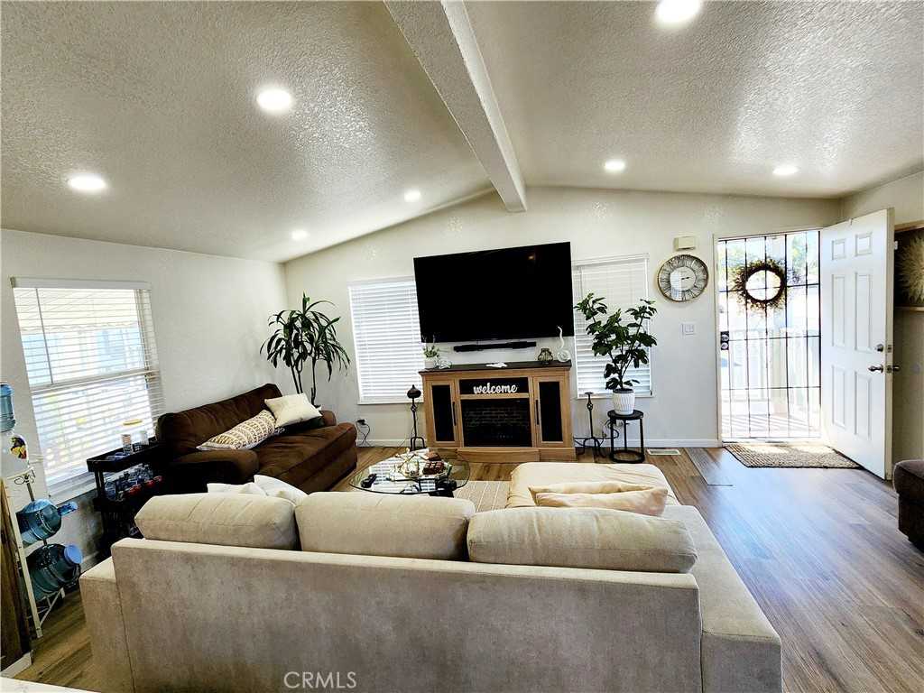 photo 1: 24200 Walnut Unit 22, Torrance CA 90501