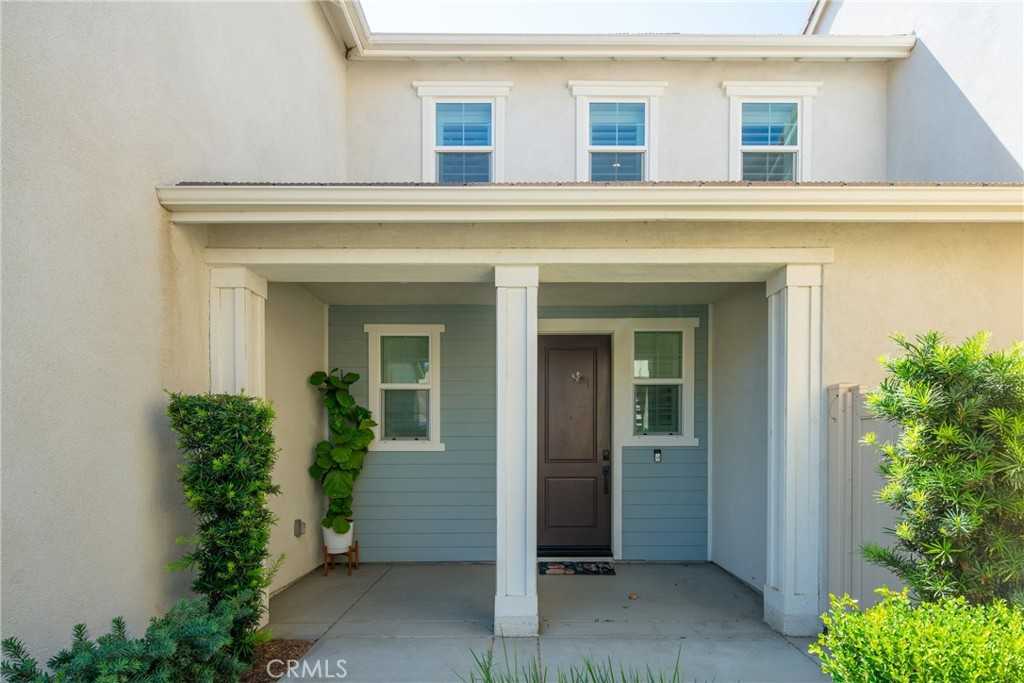 photo 2: 3123 E Painted Crescent Street, Ontario CA 91762