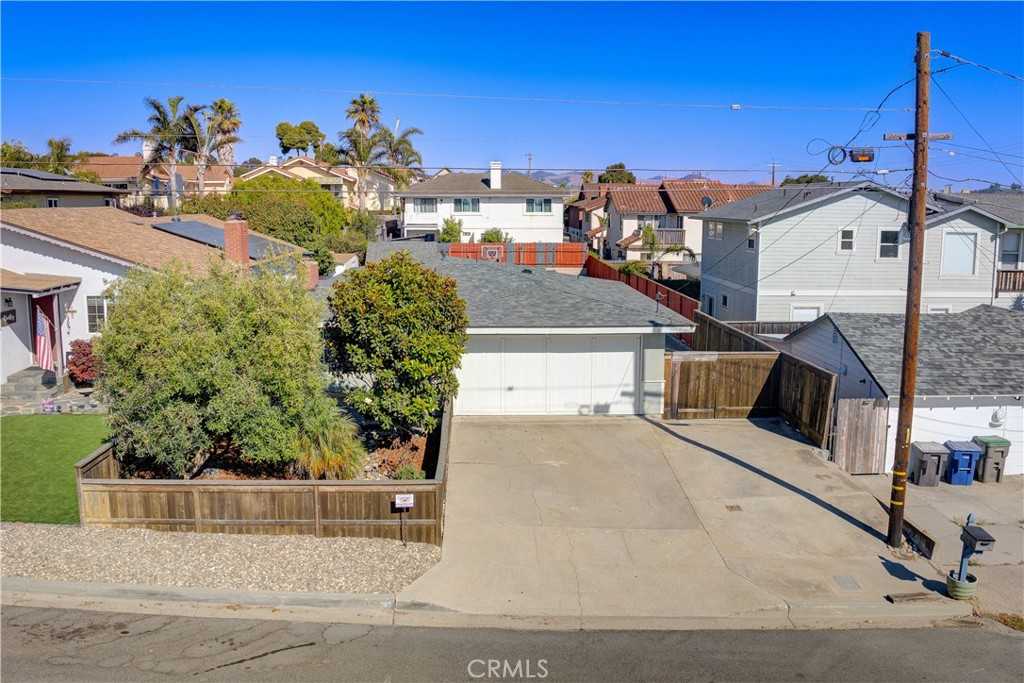 photo 1: 234 N 12th Street, Grover Beach CA 93433