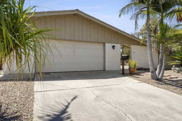 photo 2: 6863 Monte Verde Drive, San Diego CA 92119