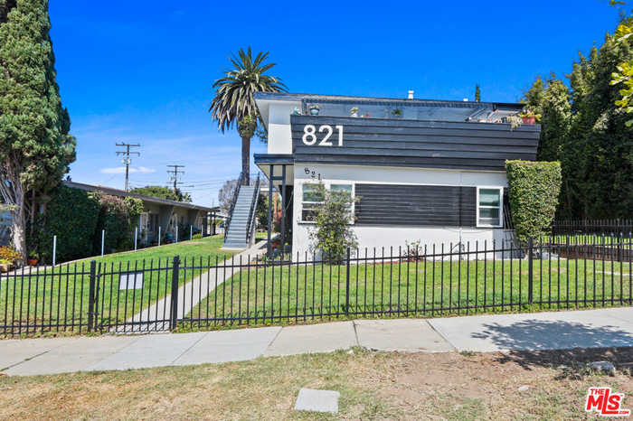 photo 2: 821 Maple Street, Santa Monica CA 90405