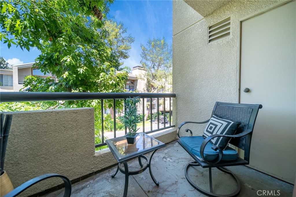 photo 2: 5500 Owensmouth Avenue Unit 234, Woodland Hills CA 91367