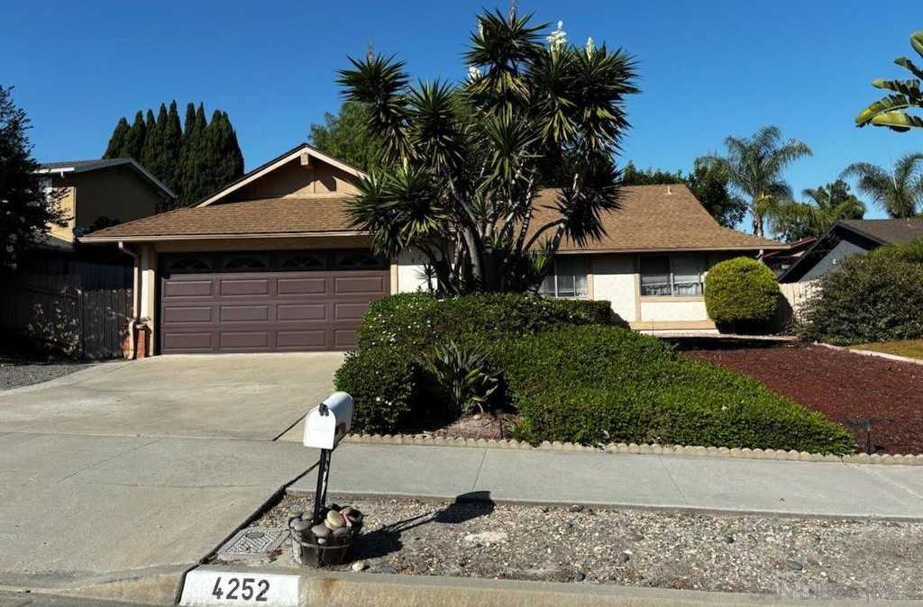 photo 1: 4252 Serena Ave, Oceanside CA 92056