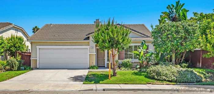 photo 1: 758 El Caballo Dr, Oceanside CA 92057