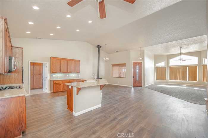 photo 2: 6929 Rattlesnake Road, Phelan CA 92371