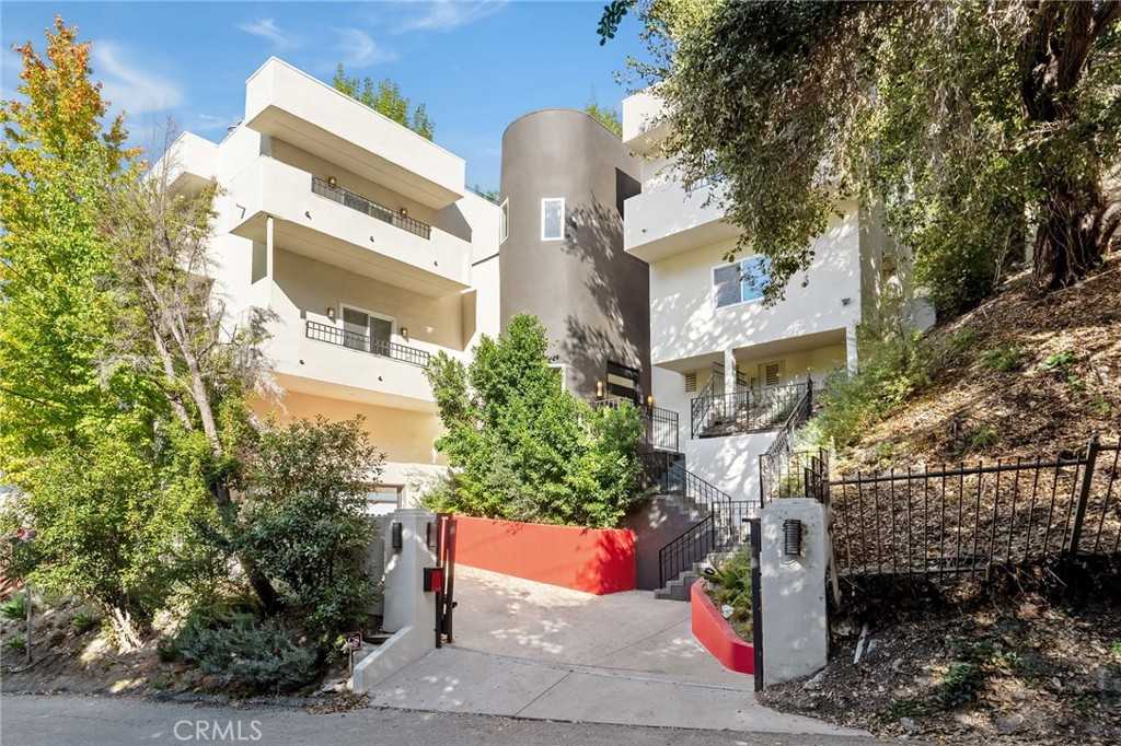 photo 1: 4148 Sunswept Drive, Studio City CA 91604