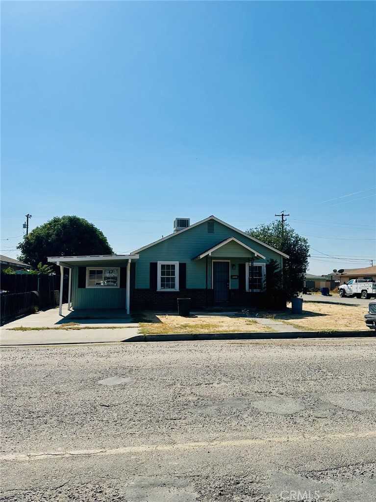 photo 1: 521 Colusa Avenue, Chowchilla CA 93610