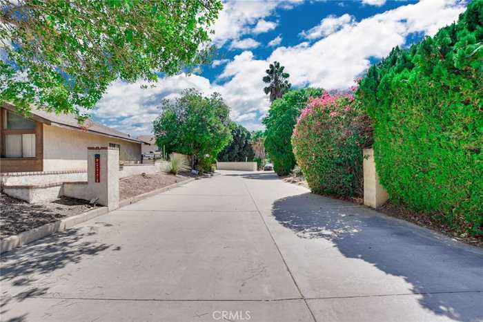 photo 2: 5993 Grinnell Drive, Jurupa Valley CA 92509